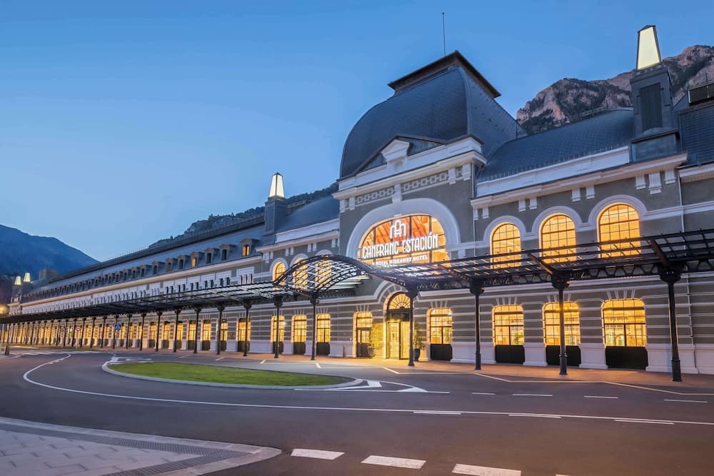 Canfranc Estación, a Royal Hideaway Hotel photo 1
