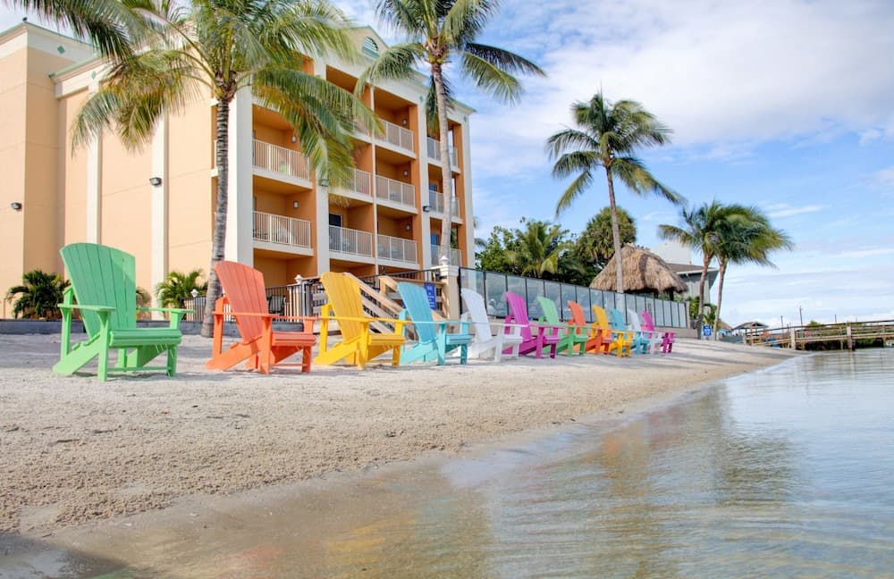 Hutchinson Island Plaza Hotel & Suites photo 1