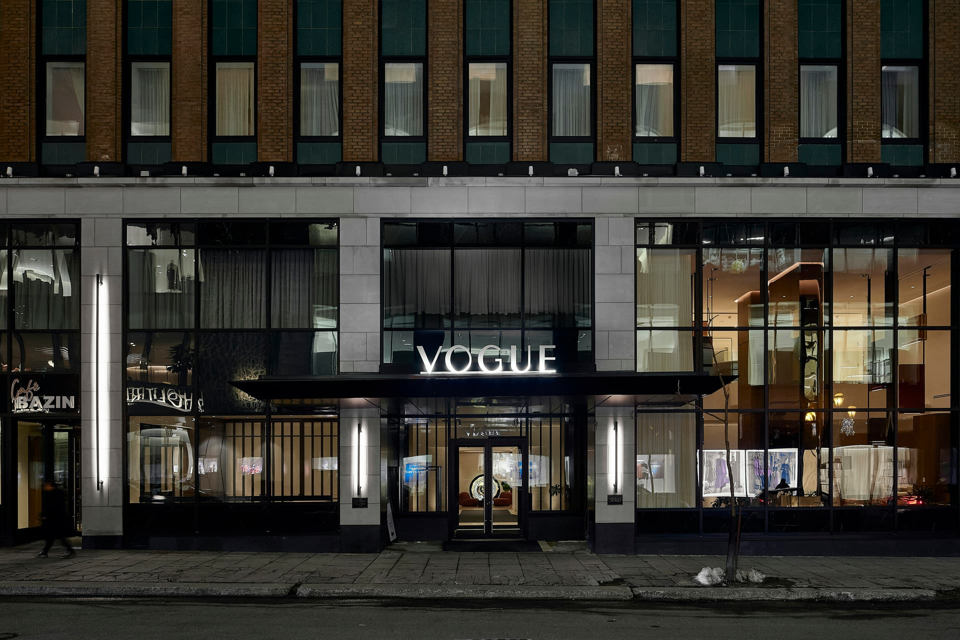 Vogue Hotel Montreal Downtown, Curio Collection By Hilton, photo 1