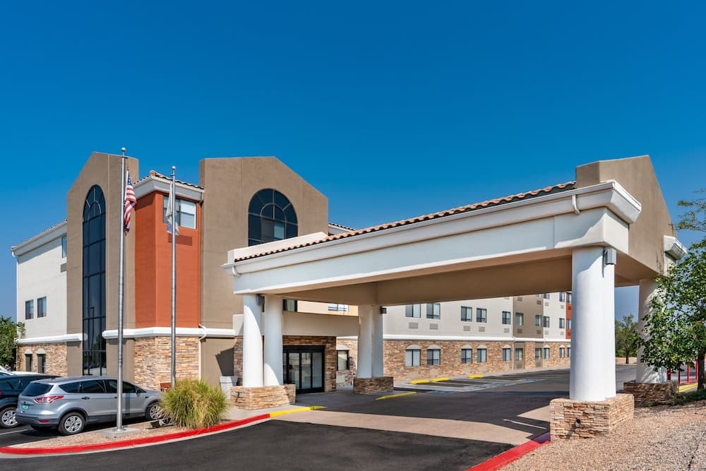 Holiday Inn Express And Suites Albuquerque N. Ball, photo 1
