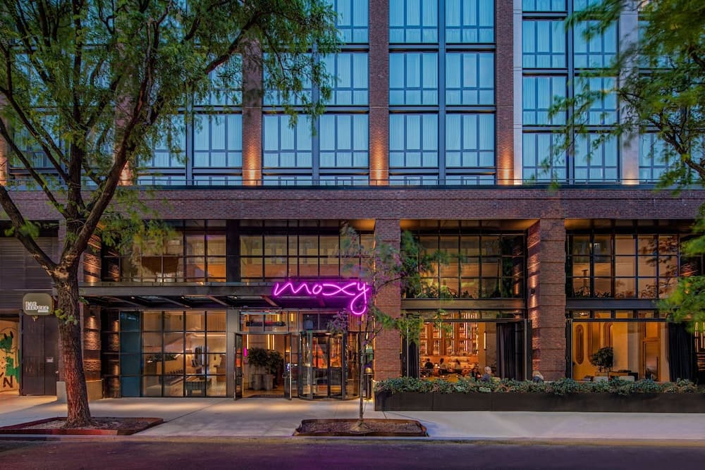 Moxy Brooklyn Williamsburg photo 1