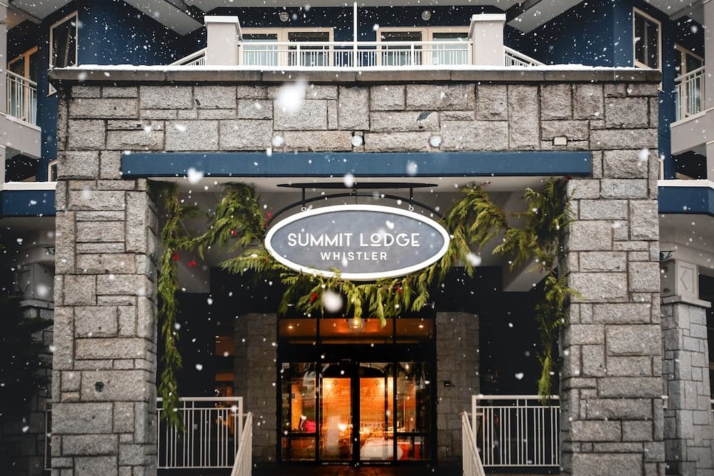 Summit Lodge Whistler By Paradox photo 1