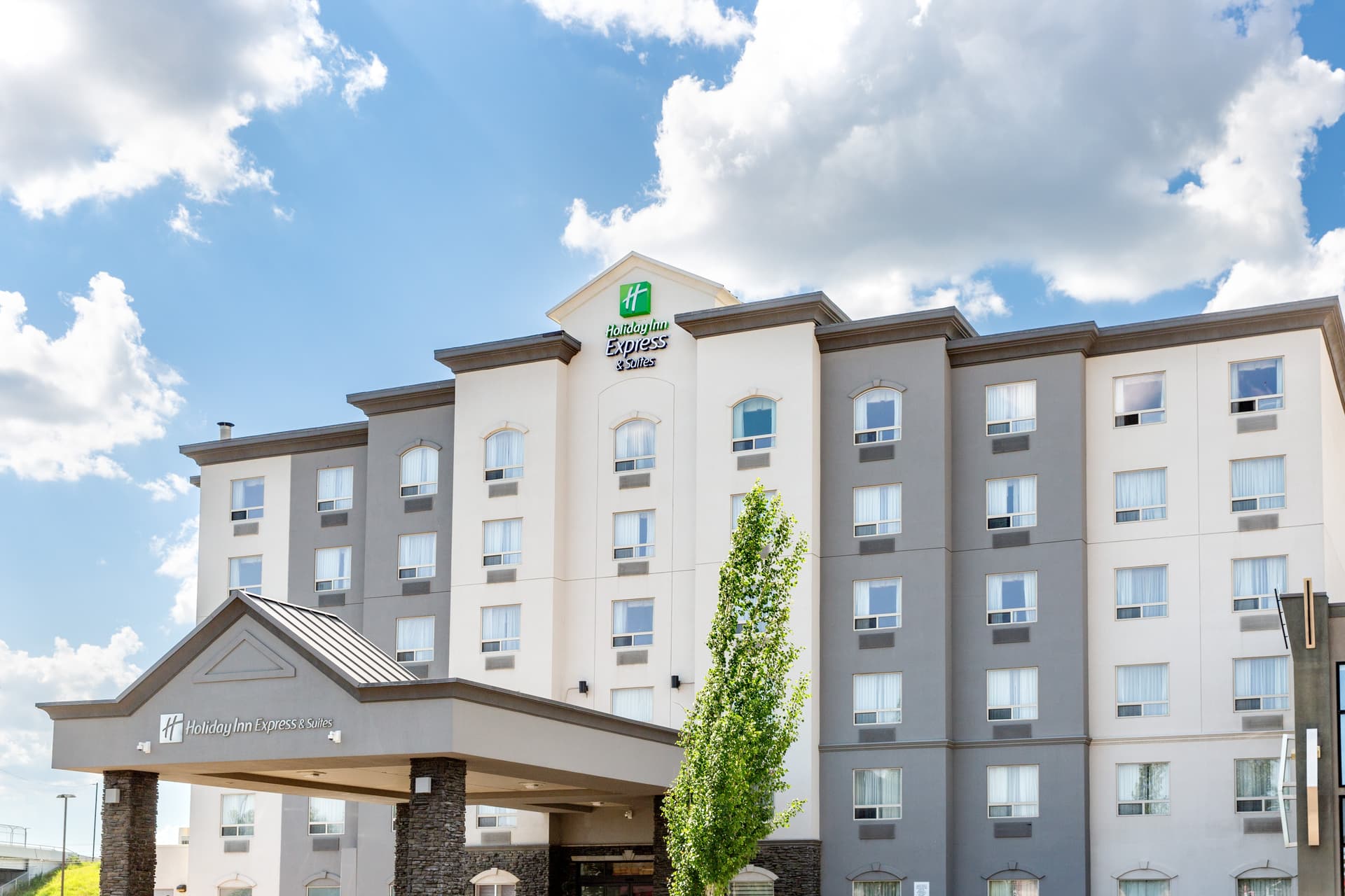 Holiday Inn Express & Suites Edmonton North photo 1