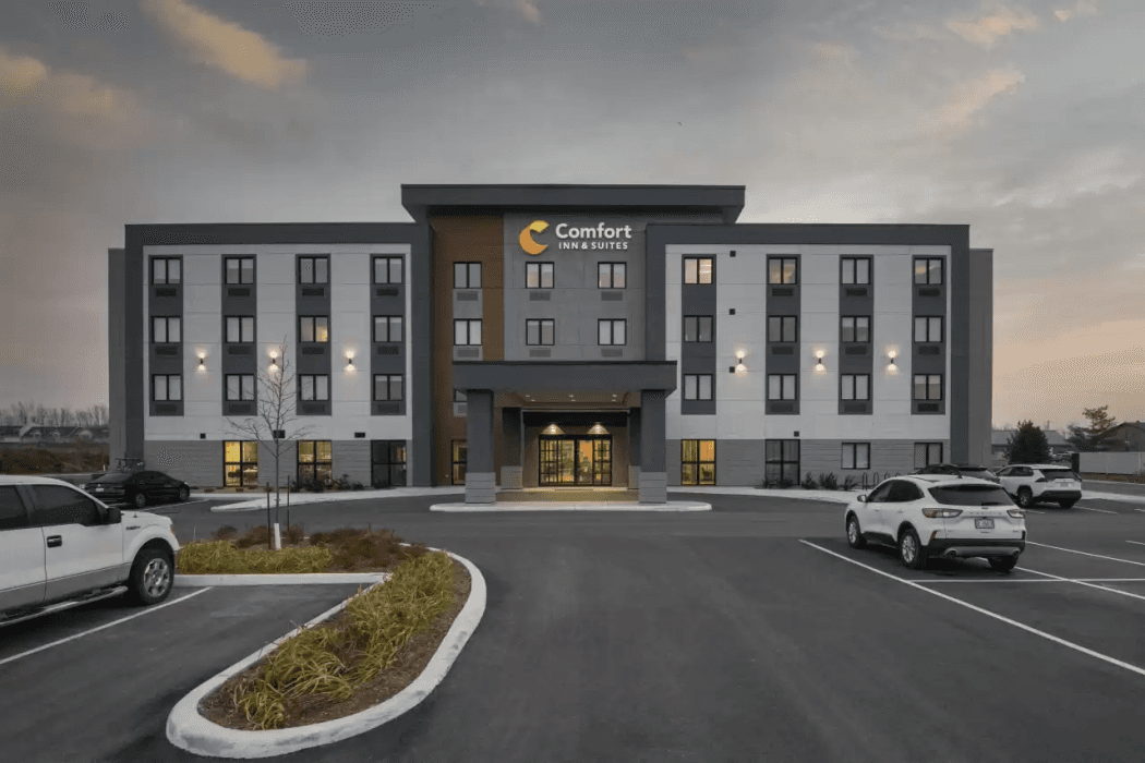 Comfort Inn & Suites, photo 1