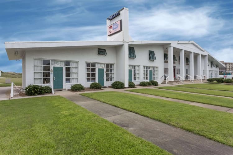 Days Inn By Wyndham Kill Devil Hills Oceanfront - Wilbur, photo 2