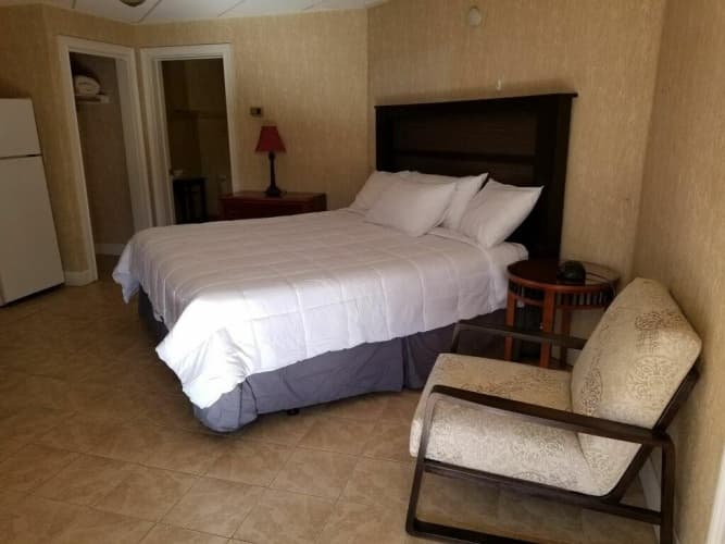 Cedar Park Inn & Whirlpool Suites, photo 4