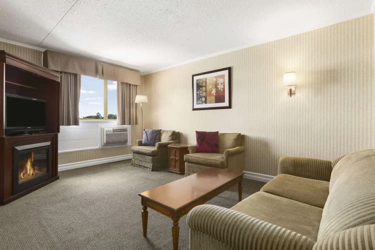 Days Inn By Wyndham Bridgewater Conference Center, photo 4