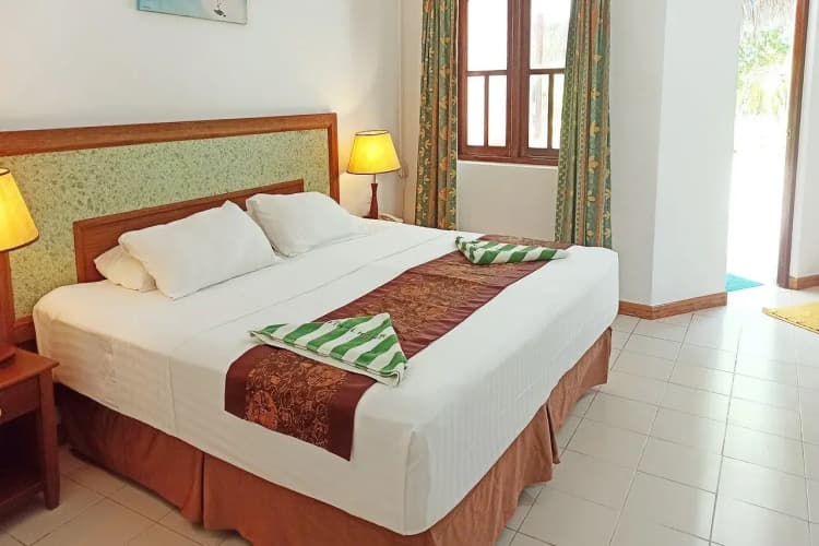 Fihalhohi Island Resort, photo 4