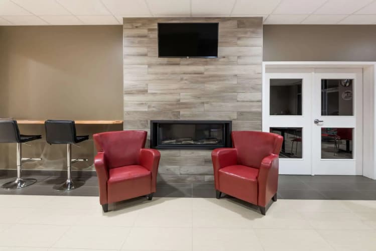 Super 8 By Wyndham Mont Laurier, photo 3