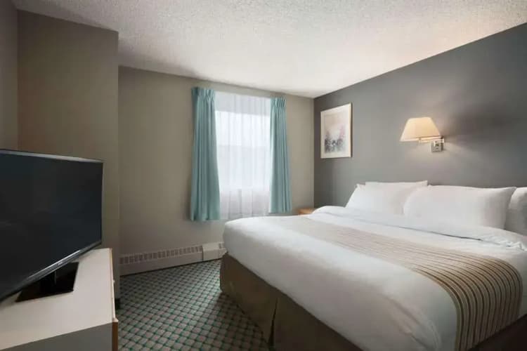 Travelodge By Wyndham Edmonton Airport, photo 2