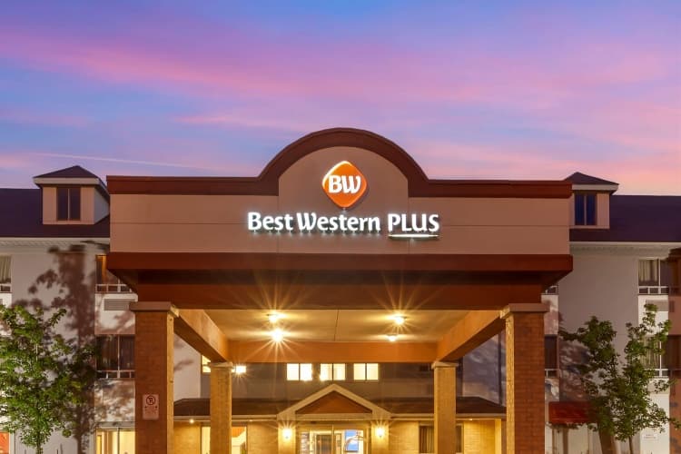 Best Western Plus Burlington Inn & Suites, photo 2
