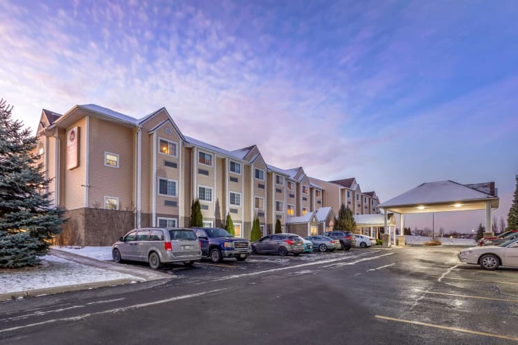 Best Western Plus Woodstock Inn & Suites, photo 2