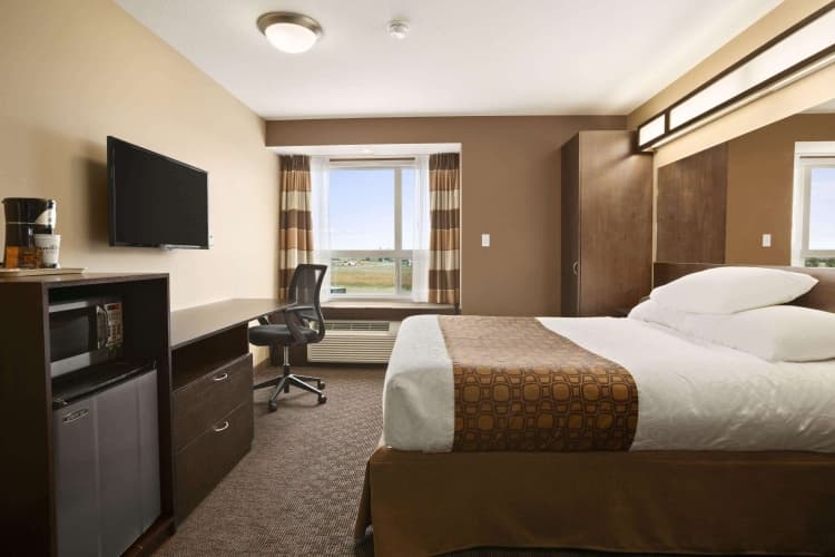 Microtel Inn & Suites by Wyndham Blackfalds Red Deer North, photo 5