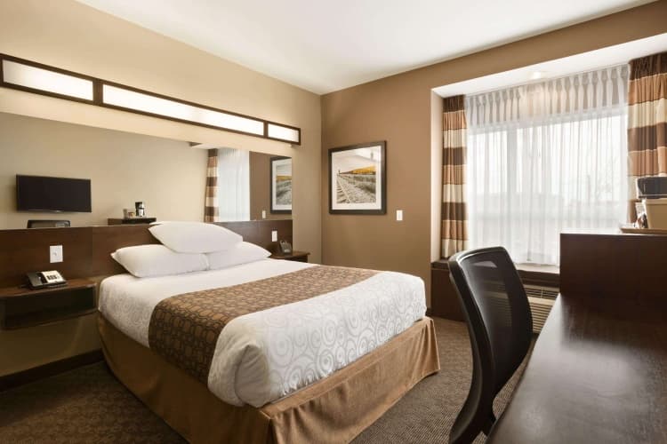 Microtel Inn & Suites by Wyndham Blackfalds Red Deer North, photo 3