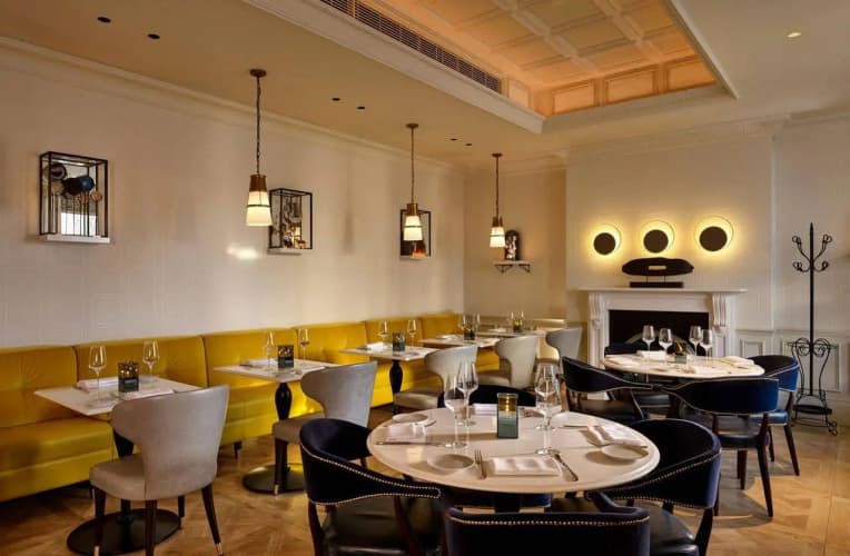 100 Queens Gate Hotel Curio Collection By Hilton, photo 4