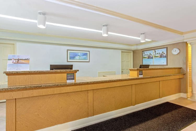 La Quinta Inn by Wyndham Orlando Airport West, photo 3