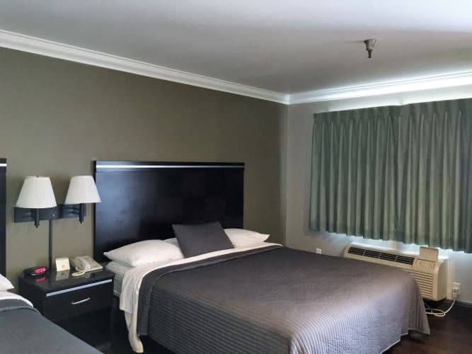 Hawthorne Plaza Inn, photo 5