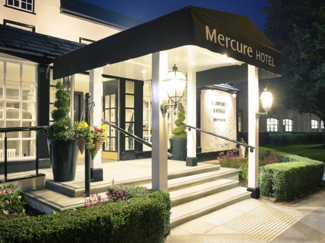 Mercure Box Hill Burford Bridge Hotel, photo 2