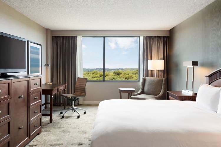 Hilton East Brunswick Hotel & Executive Meeting Center, photo 5