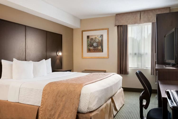 Days Inn by Wyndham Renfrew Conference Centre, photo 4