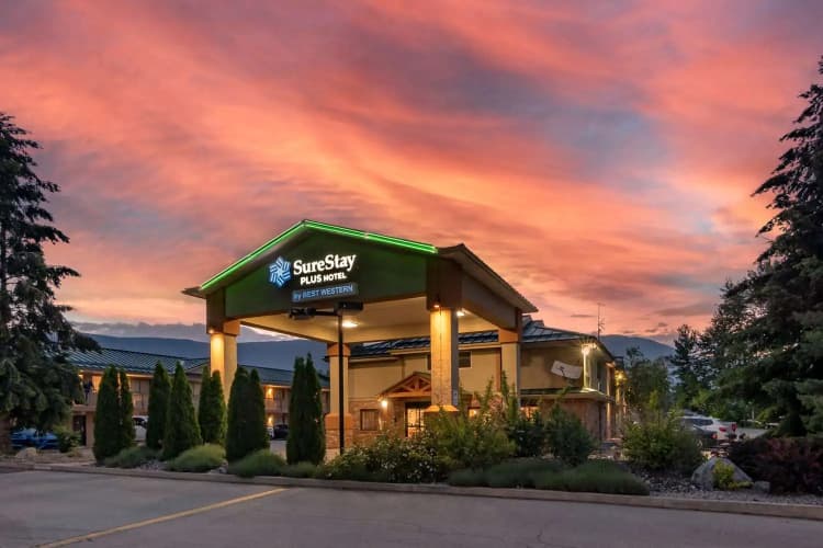 SureStay Plus Hotel By Best Western Salmon Arm, photo 2