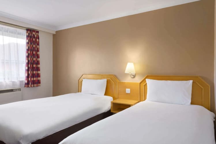 Days Inn By Wyndham Hamilton, photo 5