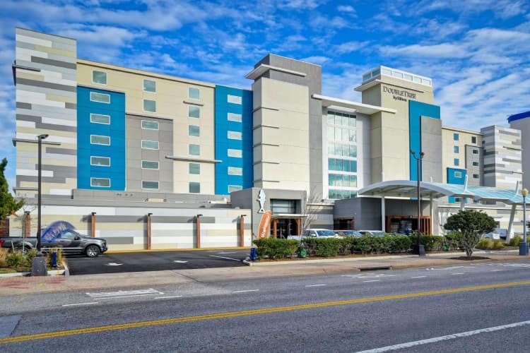 DoubleTree by Hilton Virginia Beach Oceanfront South, photo 2