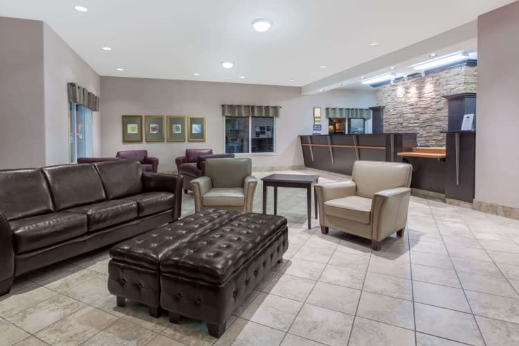 Ramada By Wyndham Brooks, photo 3