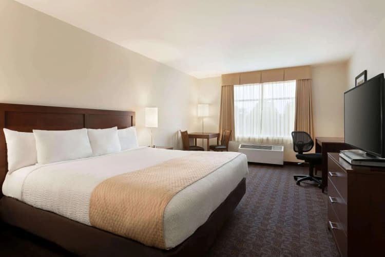 Days Inn by Wyndham Ottawa Airport, photo 5