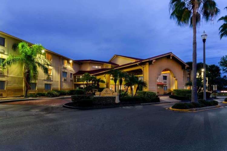 La Quinta Inn & Suites by Wyndham St. Pete-Clearwater Airpt, photo 2