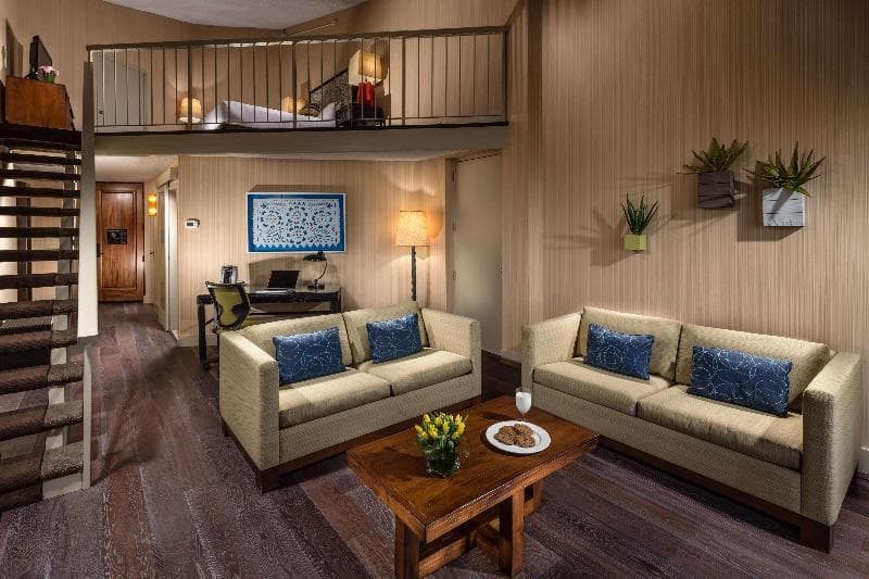 Hotel Maya - a DoubleTree by Hilton, photo 1
