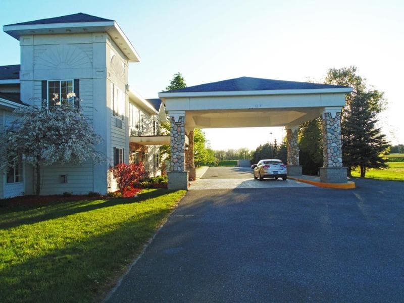 American Inn & Suites, photo 1