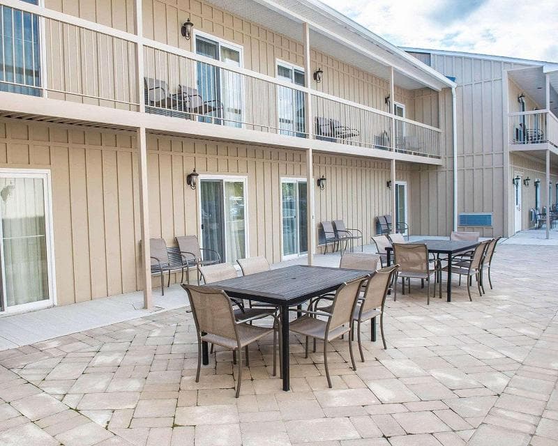 Comfort Inn & Suites Thousand Islands Harbour District, photo 1