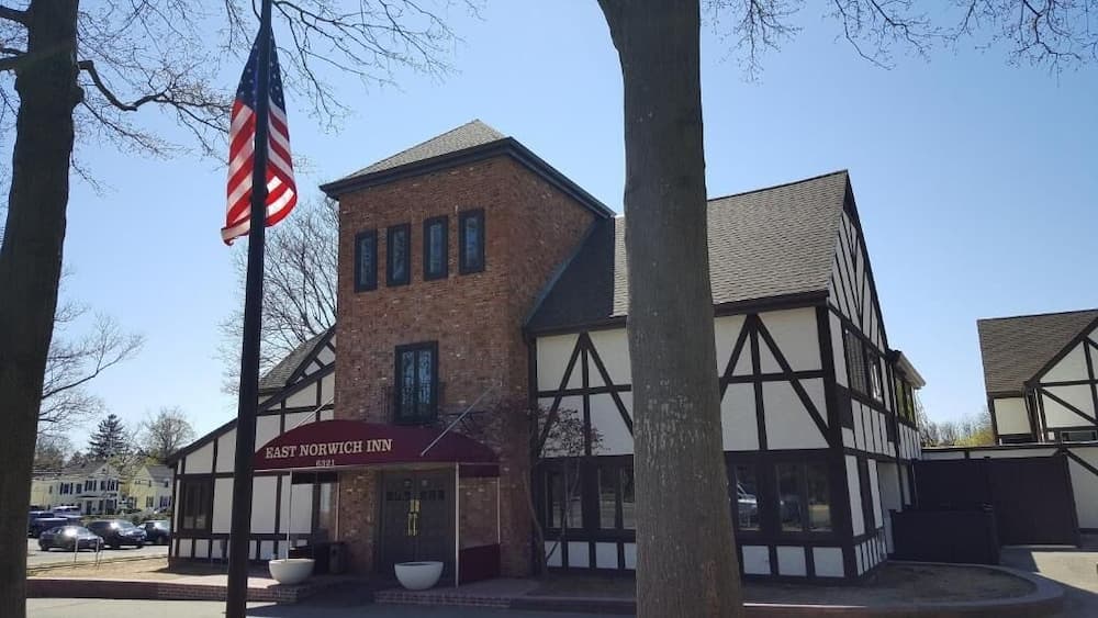 East Norwich Inn, photo 1