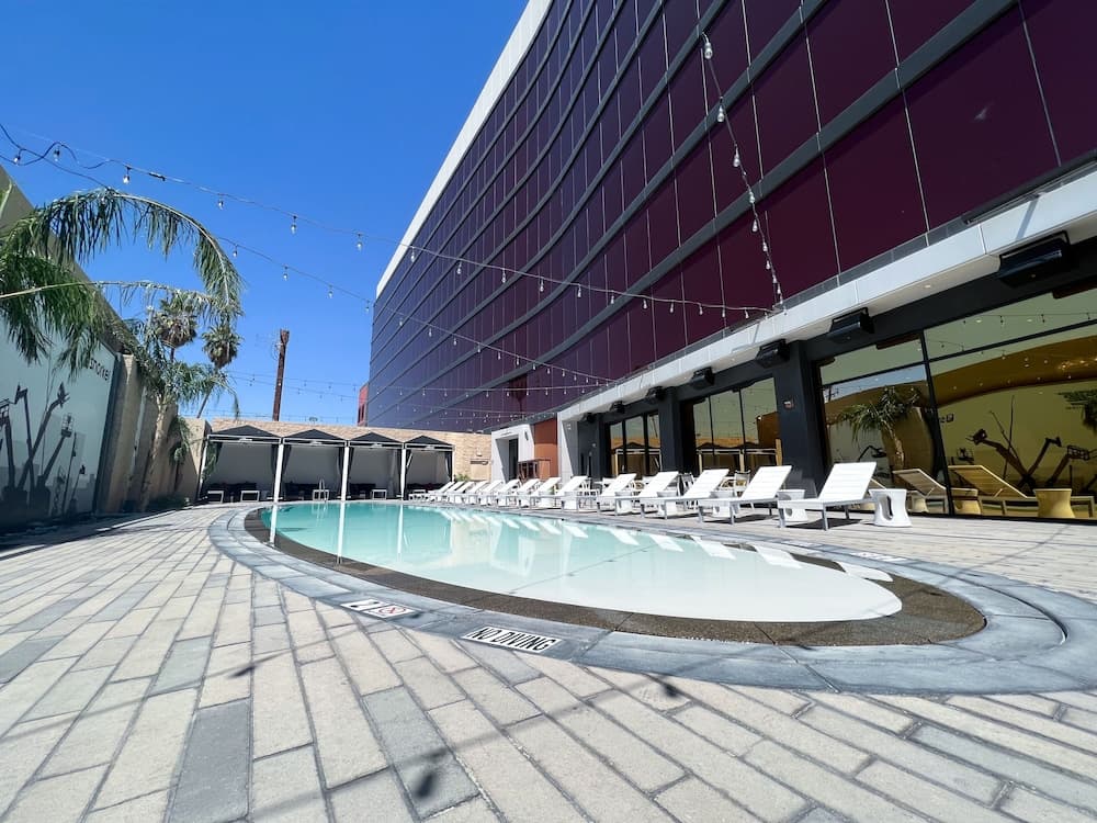 Lucky Dragon Hotel, photo 1