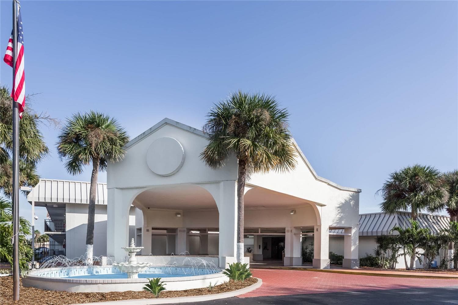Days Inn by Wyndham St. Petersburg / Tampa Bay Area, photo 1
