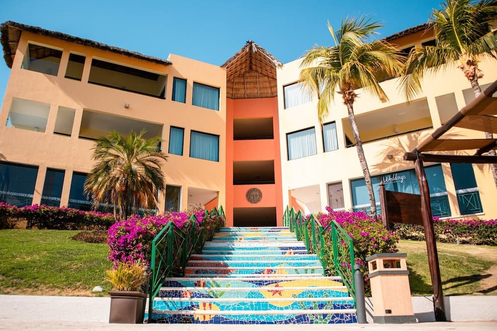 Family Selection at Grand Palladium Vallarta Resort & Spa, photo 1