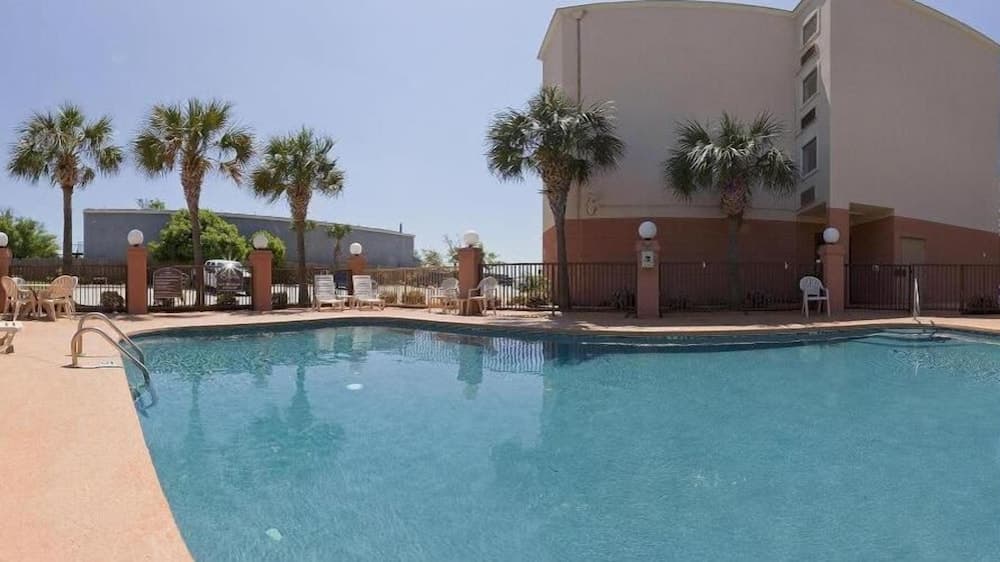 Holiday Inn Biloxi, photo 1