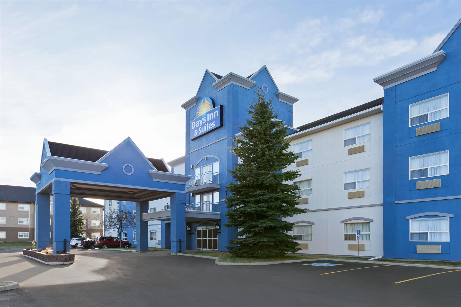 Days Inn & Suites by Wyndham Brooks, photo 1