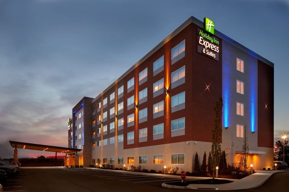 Holiday Inn Exp & Sts-Cincinnati North - Liberty W, photo 1