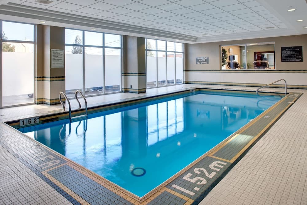 Hampton Inn & Suites by Hilton Toronto Airport, photo 1