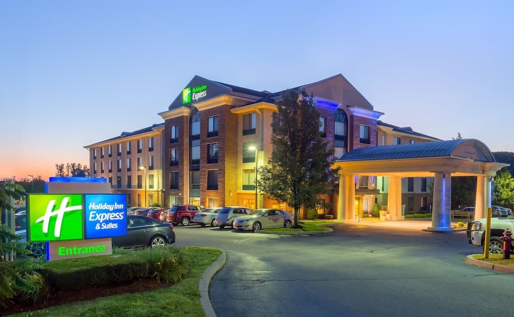 Holiday Inn Express & Suites Auburn, photo 1
