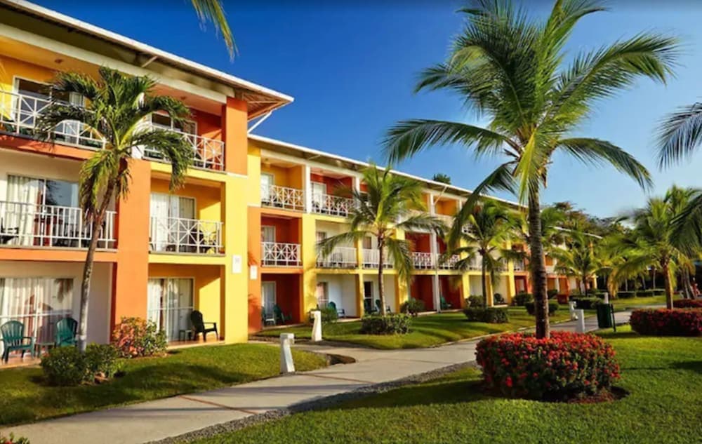 Grand Decameron Panama, All-Inclusive Resort, photo 1