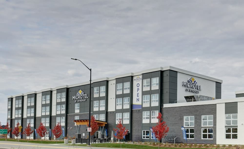 Microtel Inn & Suites By Wyndham Kanata, photo 1