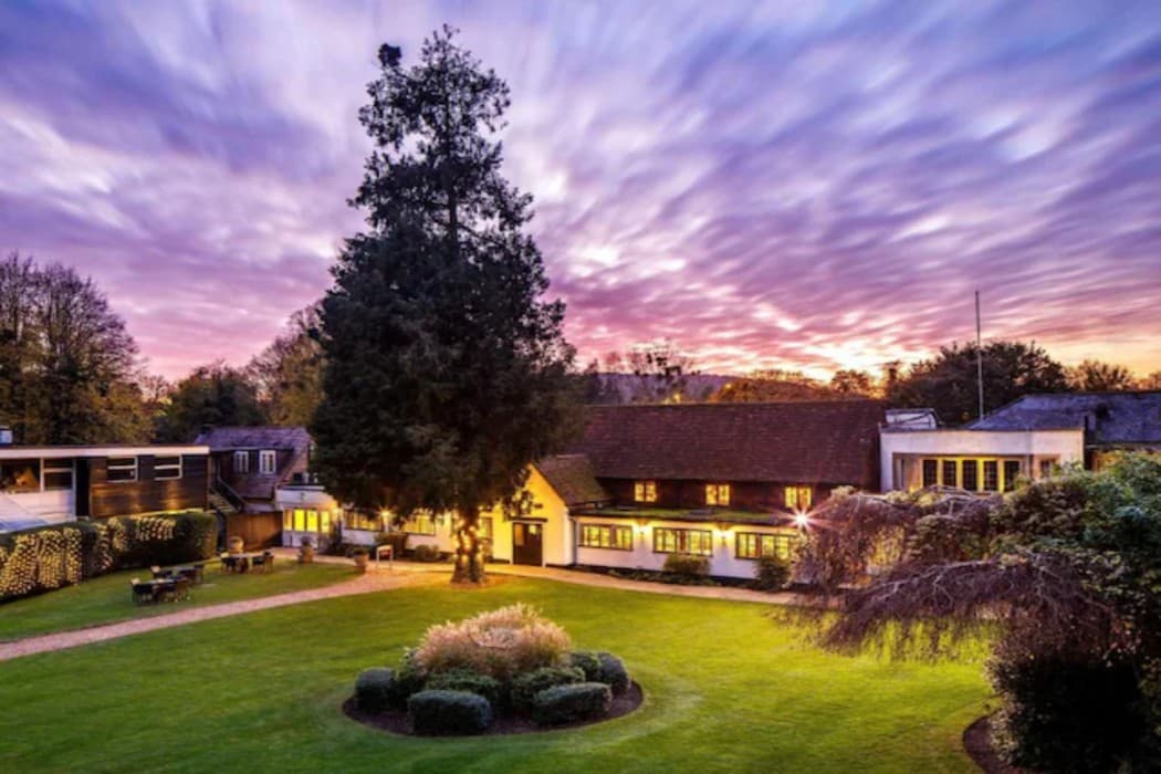 Mercure Box Hill Burford Bridge Hotel, photo 1